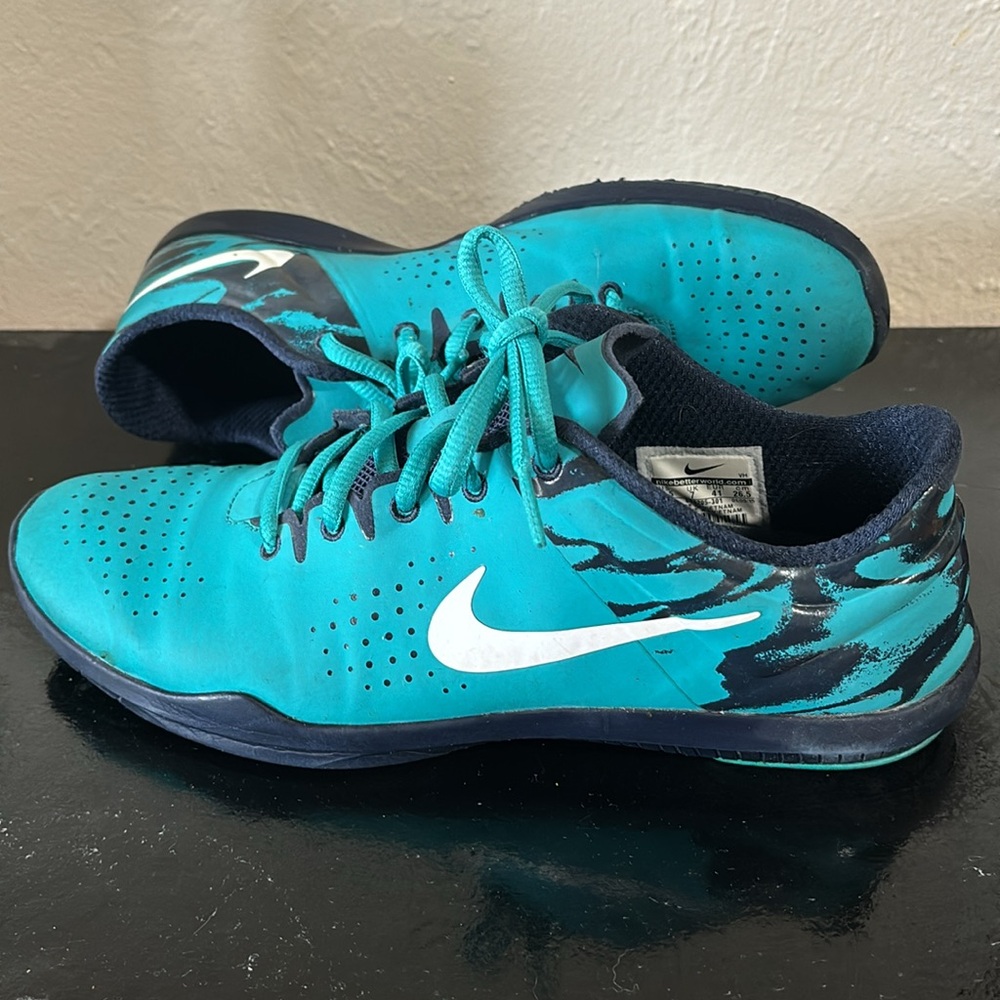 Size 9 Teal Navy Nike Women’s Studio Training shoe